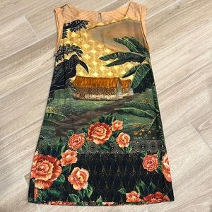 Farm Rio dress sample size XS very pretty lightweight vacations